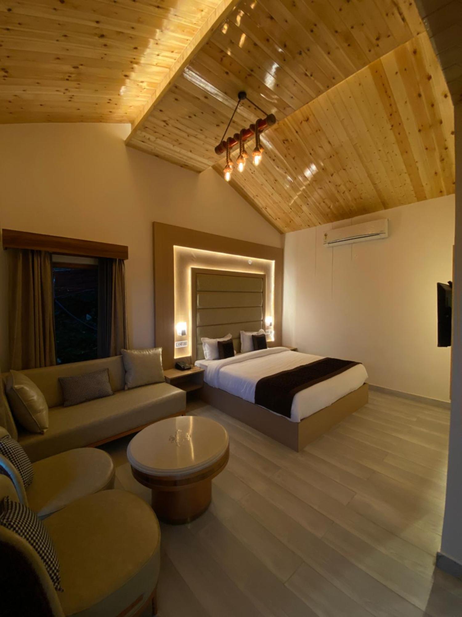 Evaan Resorts Oakwood Hamlet shoghi Shimla Buitenkant foto