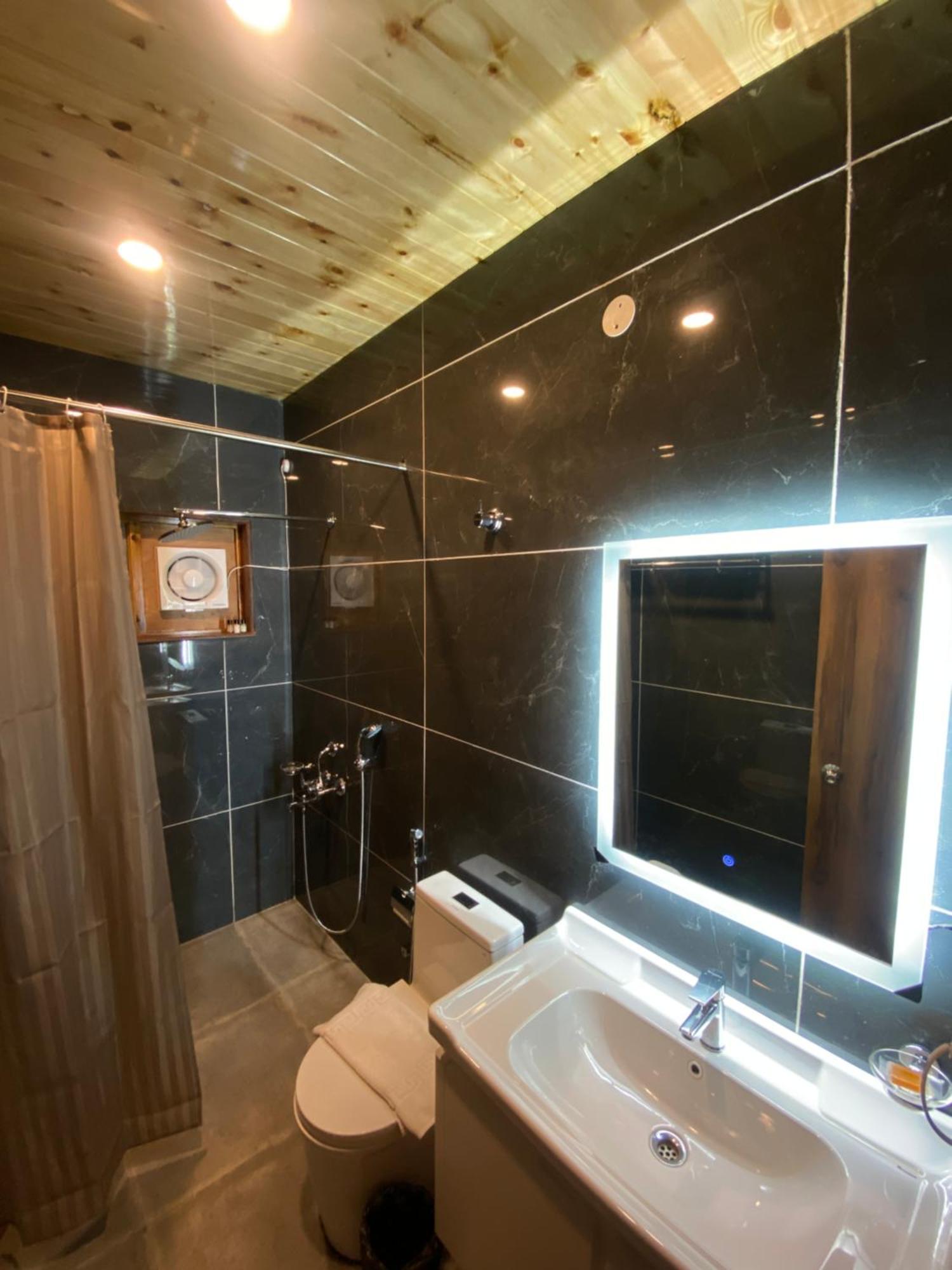 Evaan Resorts Oakwood Hamlet shoghi Shimla Buitenkant foto